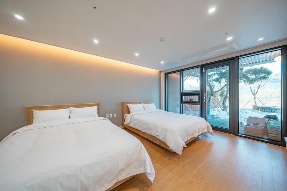 Jecheon The Shine Cheongpung Otel Oda fotoğraf