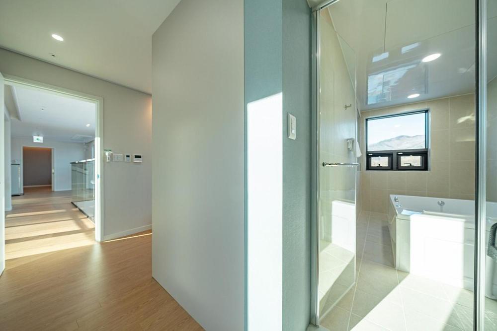 Jecheon The Shine Cheongpung Otel Oda fotoğraf
